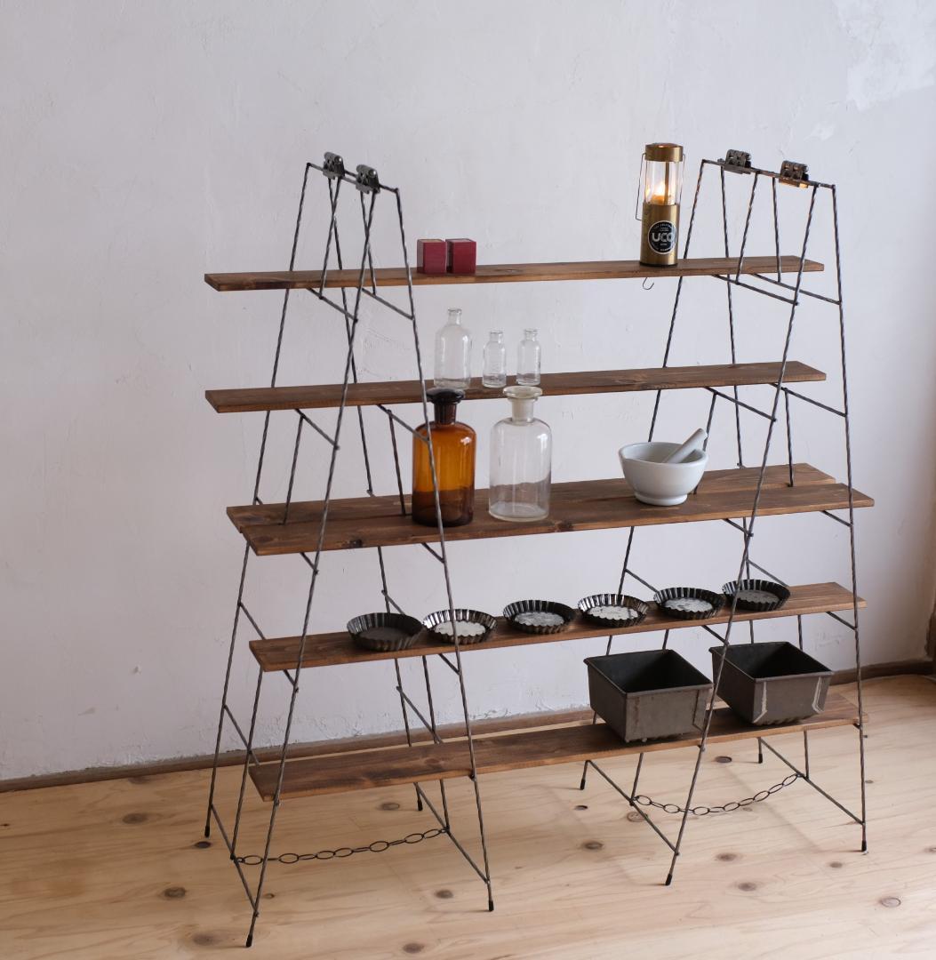 無骨なアイアン脚＆ウッドの飾り棚Ｎ　イベント什器　アクセシェルフ
