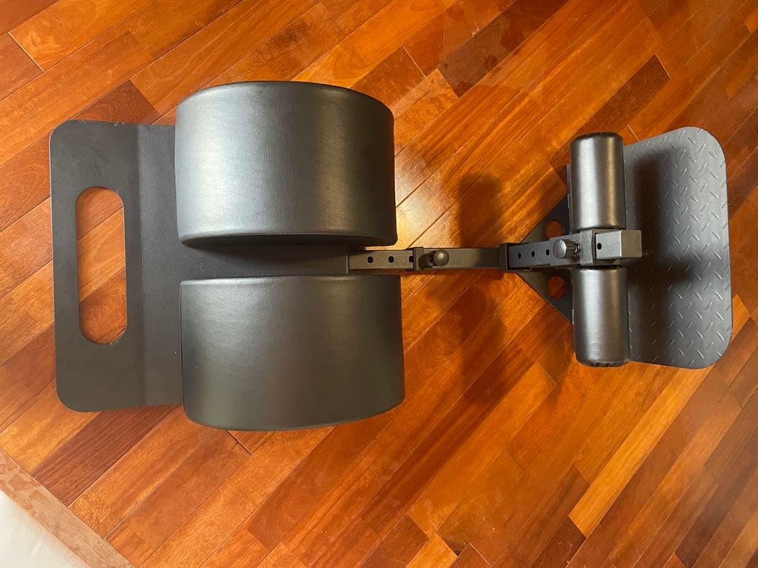 トレーニング機器　グルートハムディベロッパー　ユーズド　前半分