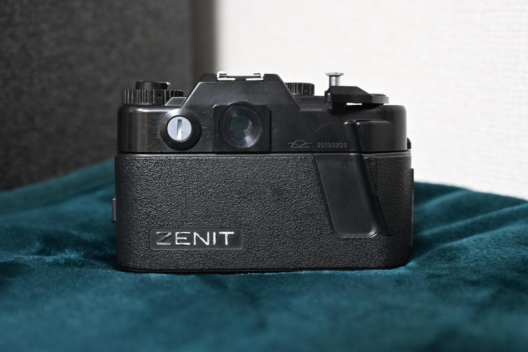 【動作品】ZENIT 122 一眼レフ ・ Tessar 50/2.8 付