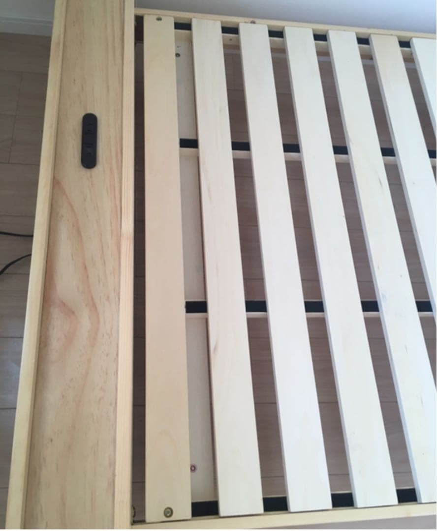 ＊セミダブルベッドフレーム(コンセントあり＊