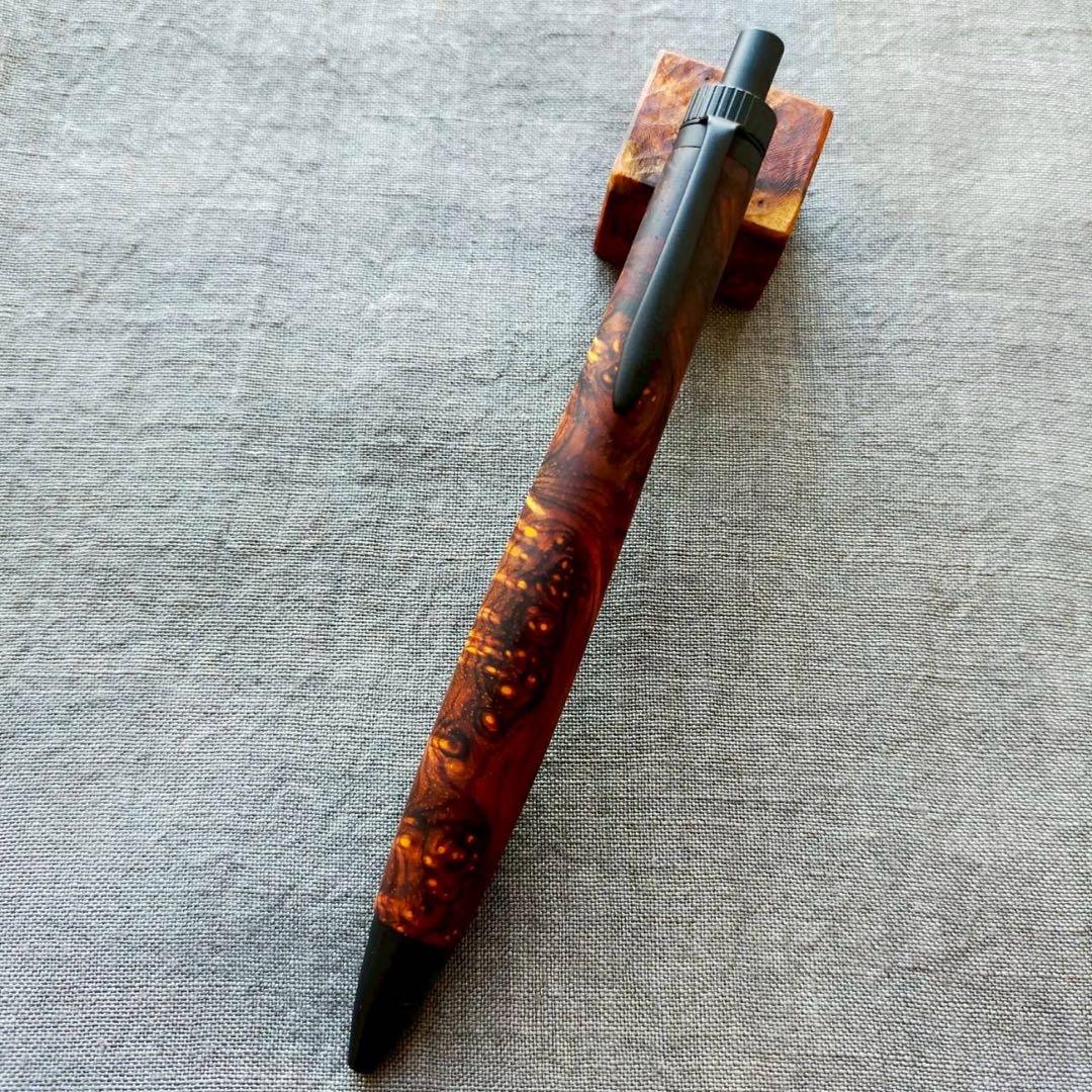 特上　ココボロ瘤　ハンドメイド　木軸ボールペン　G2　天然木　ブラック