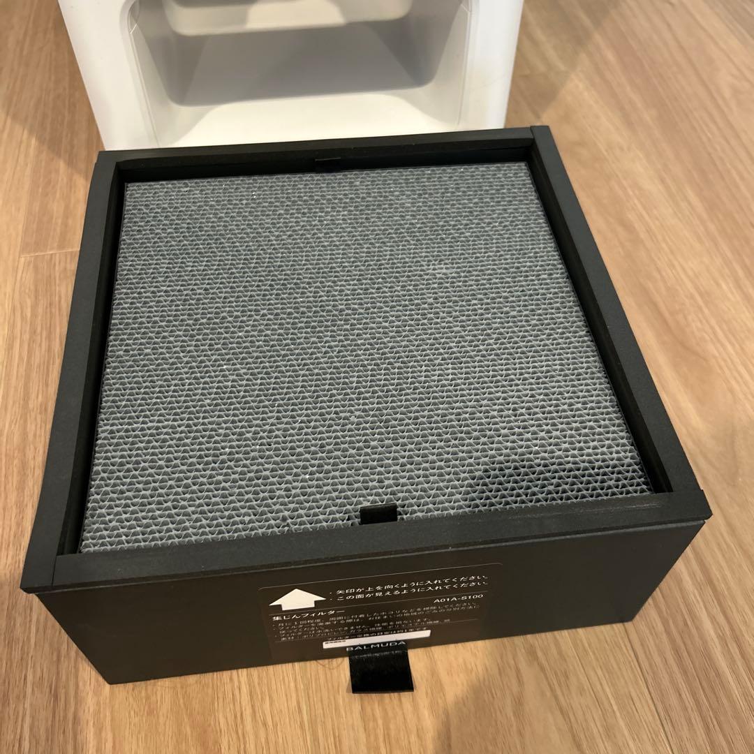 バルミューダ　ザ　ピュア　BALMUDA THE PURE 空気清浄機