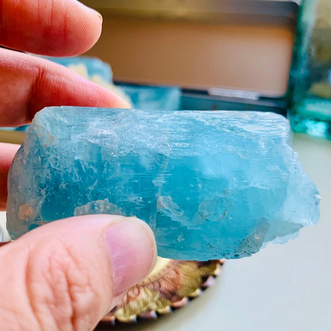 蝕像アクアマリン・バー4原石/巨大結晶/鉱物標本/ブラックトルマリン付/虹入り