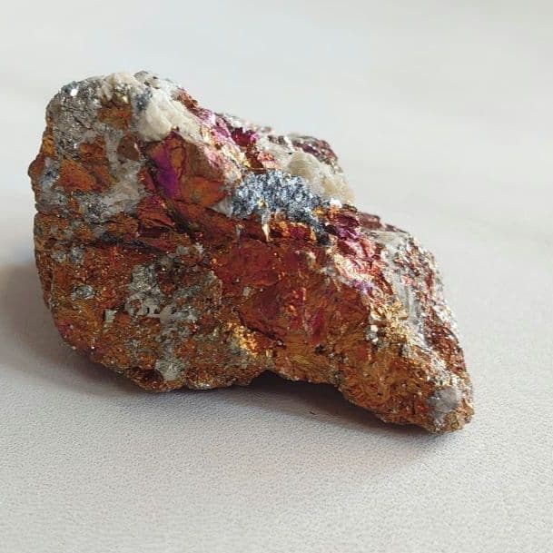 チャルコパイライト　キャルコパイライト　原石　素敵な逸品