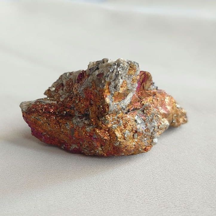 チャルコパイライト　キャルコパイライト　原石　素敵な逸品