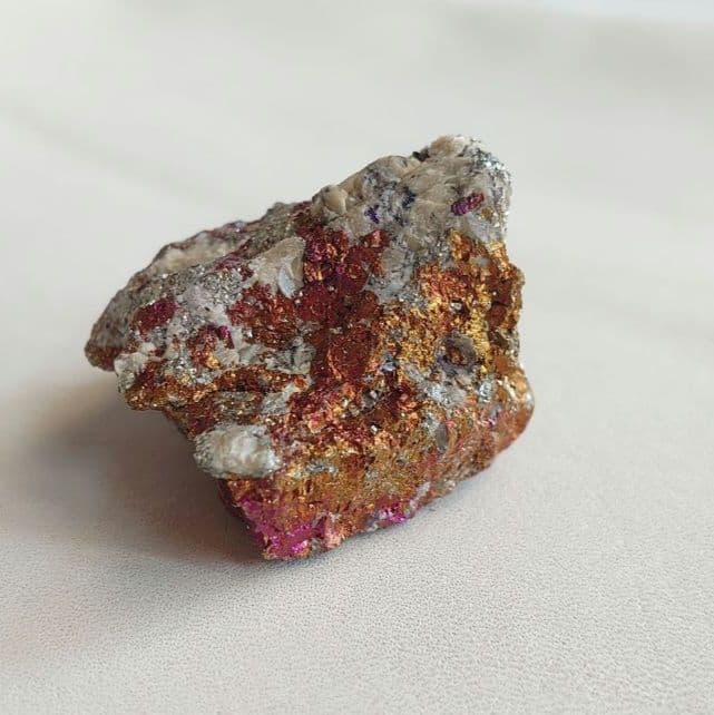 チャルコパイライト　キャルコパイライト　原石　素敵な逸品