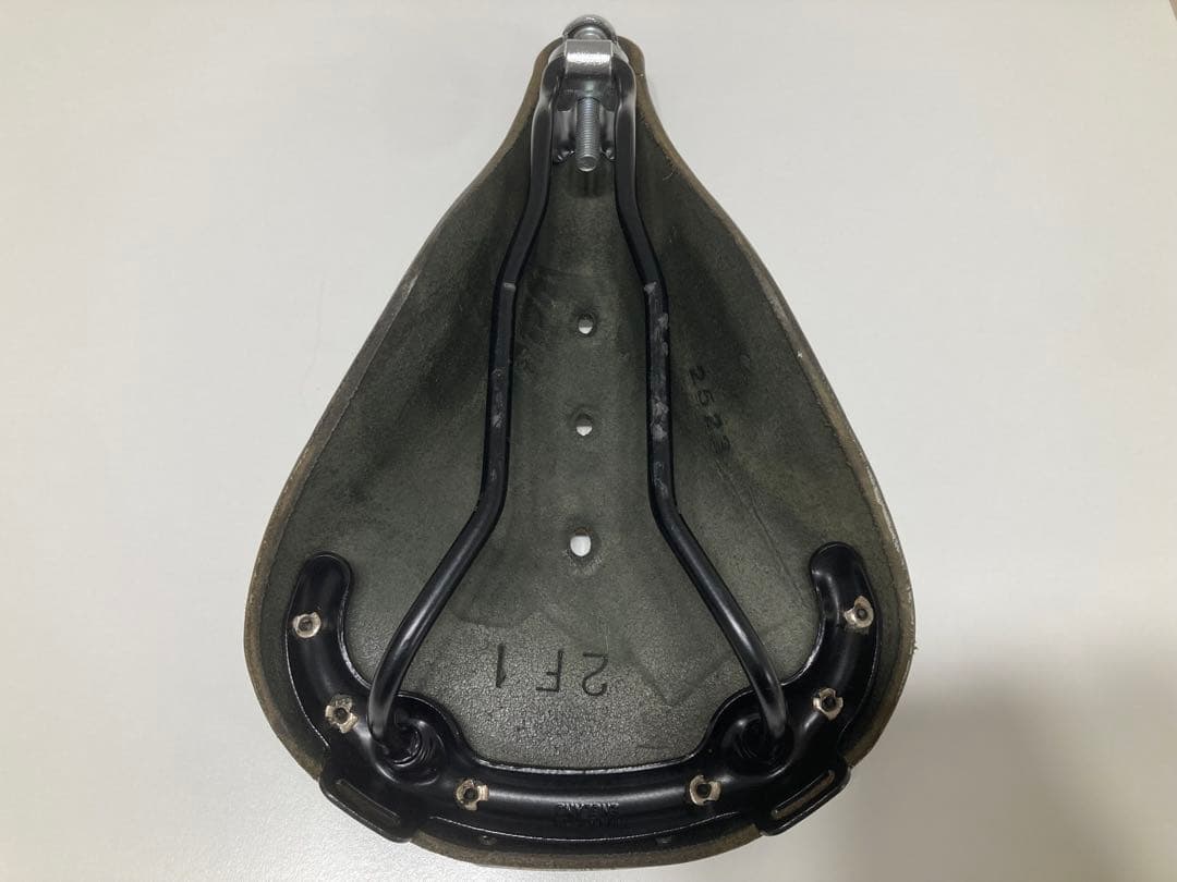 BROOKS ブルックス レザーサドル B17 ブラック 専用ケアオイル付き