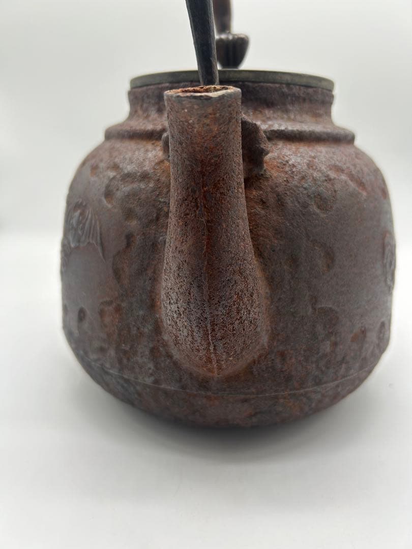 鉄瓶 装飾的な彫刻 容量2500水漏れ無