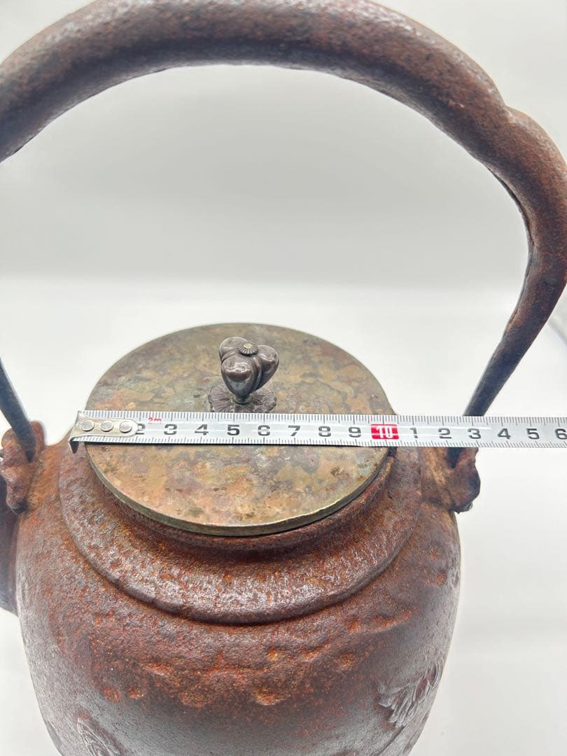 鉄瓶 装飾的な彫刻 容量2500水漏れ無