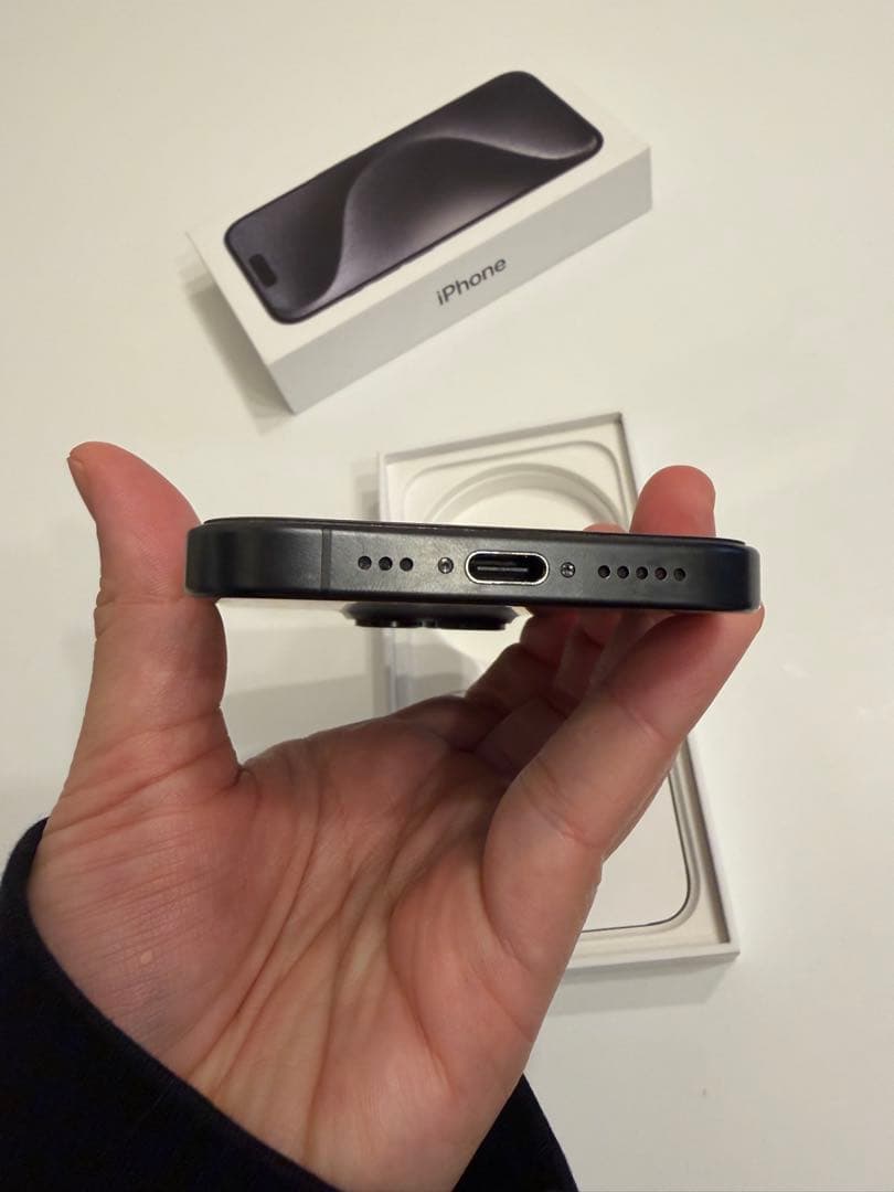 【美品】iPhone 15 Pro 256GB／国内版SIMフリー