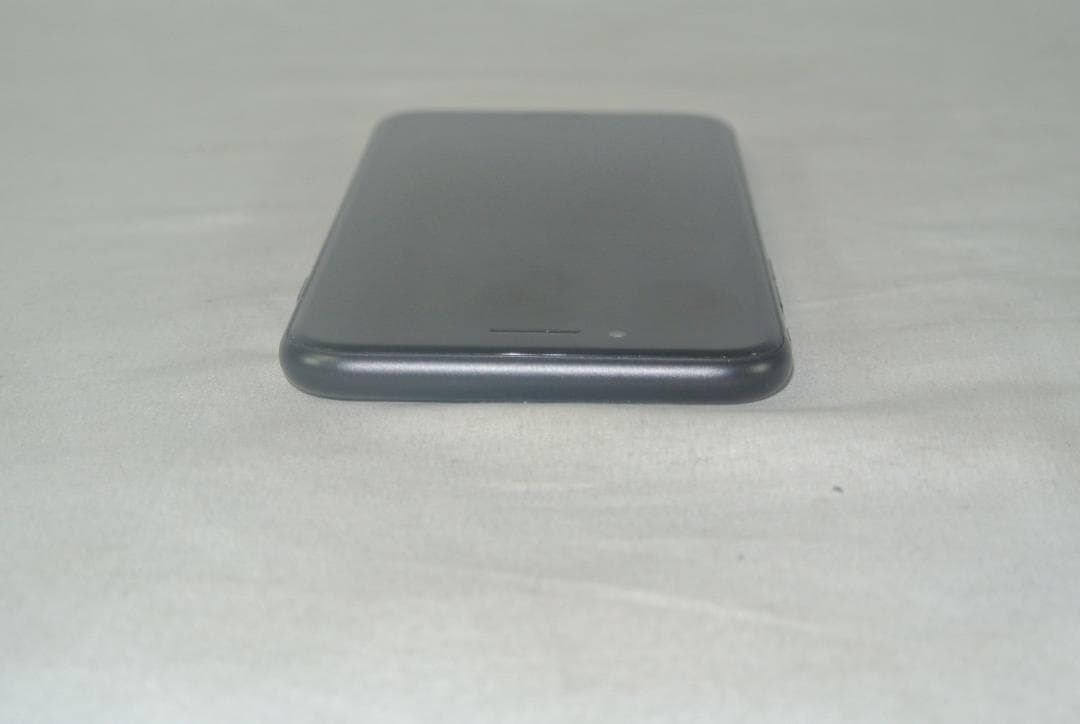 Apple iPhone SE（第2世代）64GB ブラック MHGP3J/A