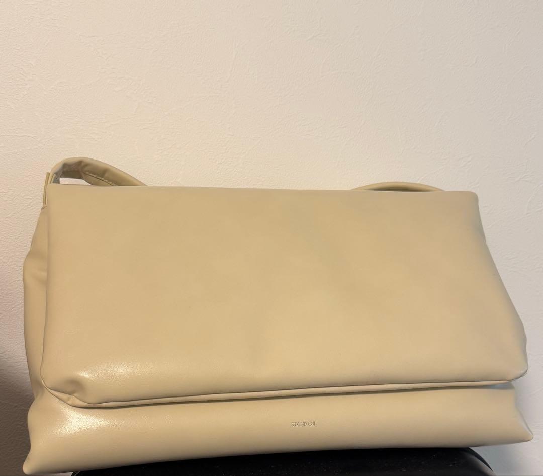 STANDOIL Fluffy Bag · フラップバッグ バニラ