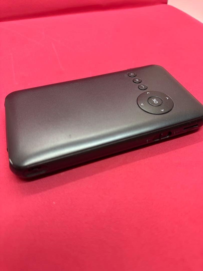 カベーニ　KABĒNI モバイルプロジェクター