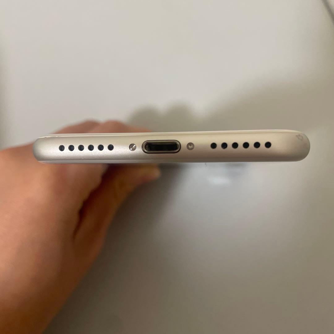 Apple iPhone 7 シルバー 本体 ジャンク品