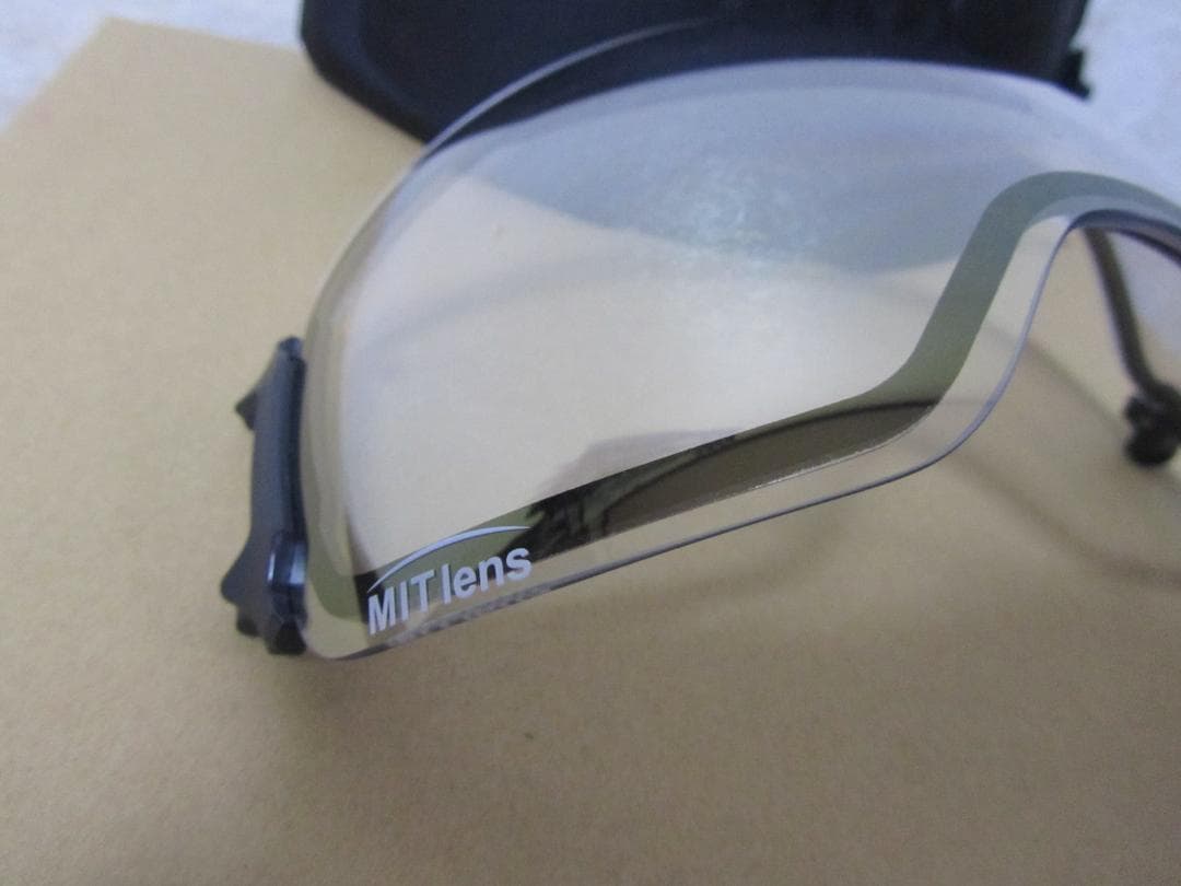 DICE BANK　ダイス　バンク　調光レンズ　ゴーグル　レンズと専用ケース