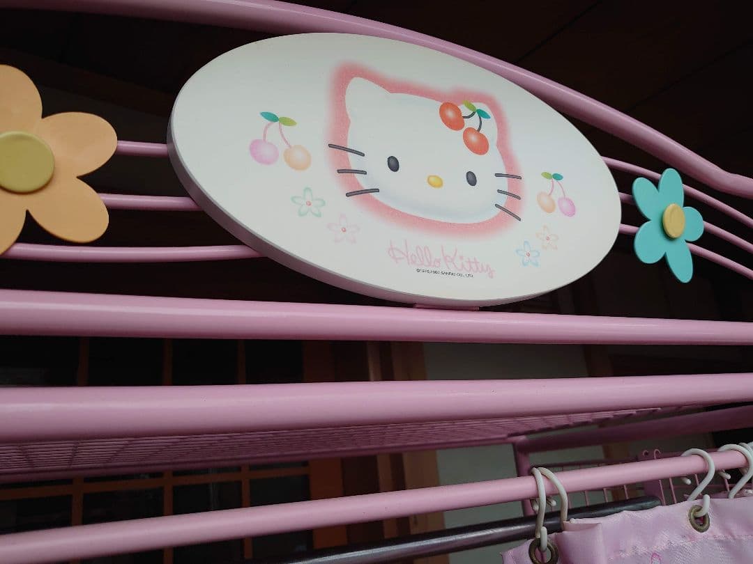 Sanrio　ハローキティ　さくらんぼ　衣装ラック　ピンク　平成レトロ　サンリオ