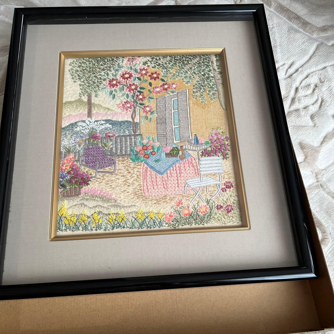 戸塚刺繍作品額　 庭の風景