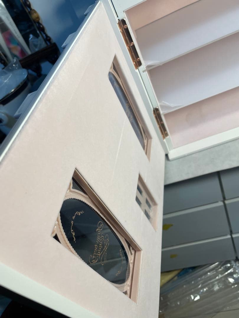 訳アリ　フラワーノーズストロベリーキューピドシリーズボックス