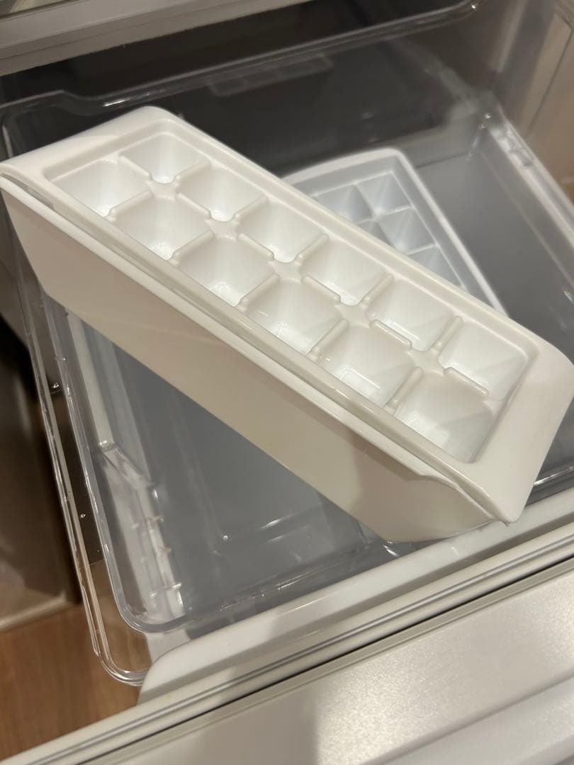 【送料込】ハイセンス2ドア冷凍冷蔵庫 HR-G13B-W134L 取説•保証書付