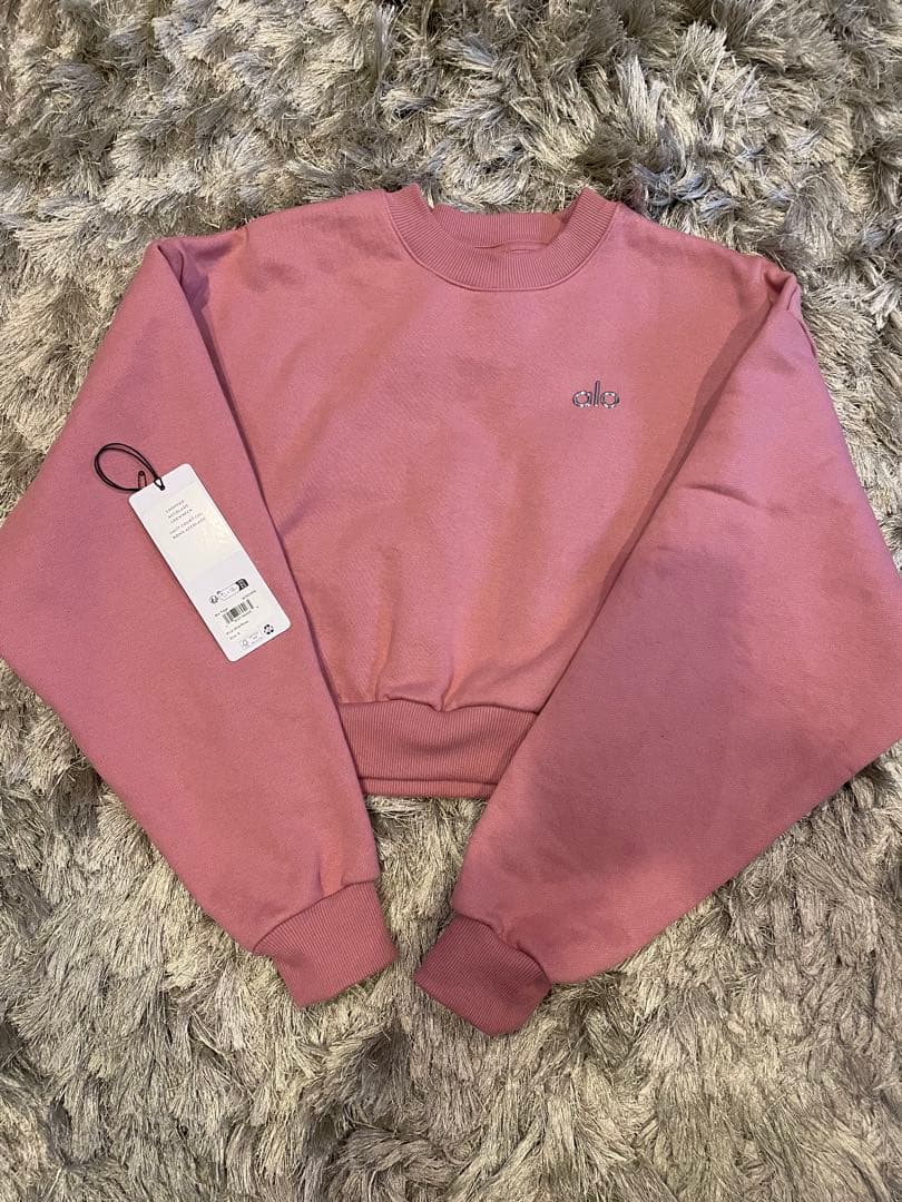 alo yogaピンク クロップドスウェット S