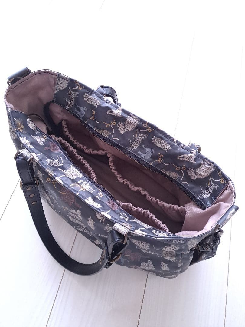 はるちゃん様　　コー・アンド・エイト　すみ黒　タック入り通勤バッグ