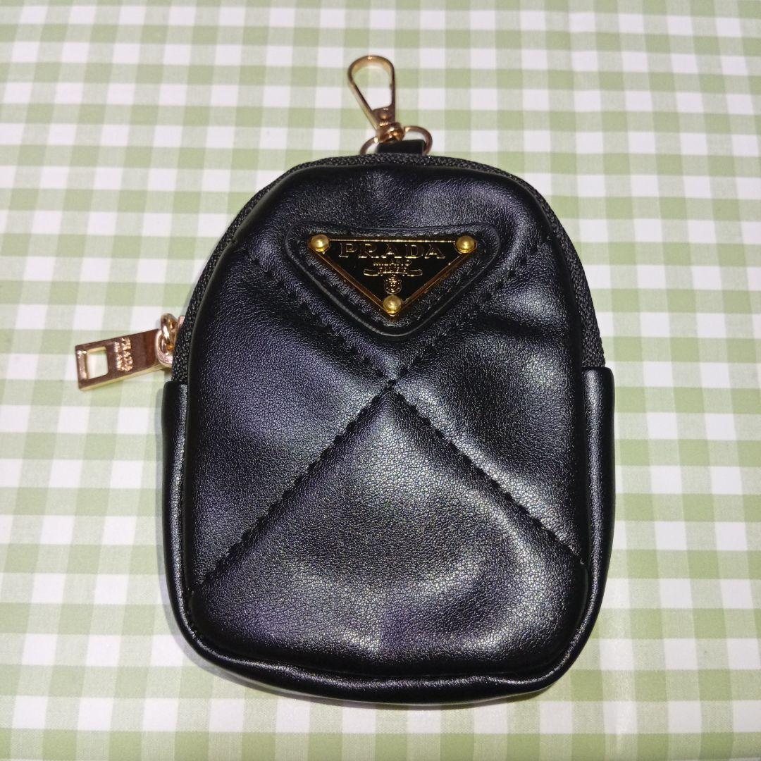 PRADA ブラックショルダーバッグ キルティング　ノベルティ