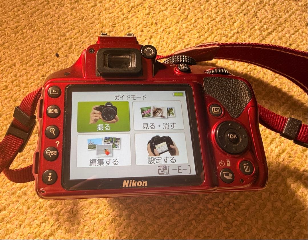 Nikon D3300 デジタル一眼レフセット　単焦点レンズ　ストロボ付き