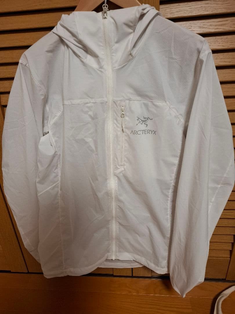 最新モデル　ARC'TERYX　アークテリクス　スコーミッシュフーディ　XS　白