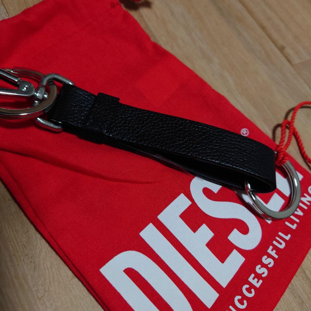 新品・未使用 DIESEL キーホルダー X09019 P0685