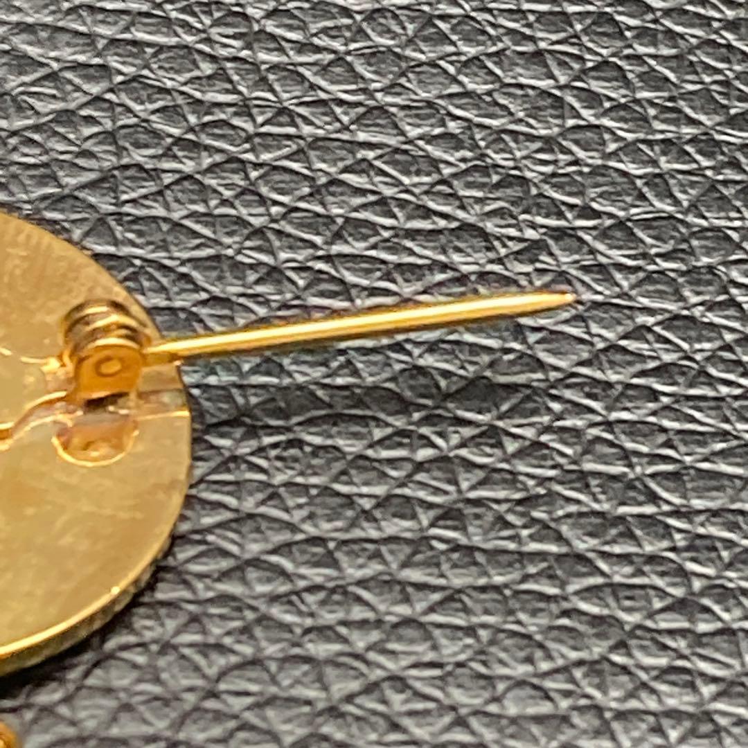 CHANEL ゴールド マトラッセミニバッグ ブローチ