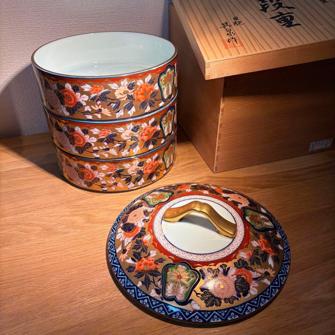 有田焼　日肥其泉　昭和年製　極錦金彩古伊万里　三段重　重箱　重ね鉢　和食器❶