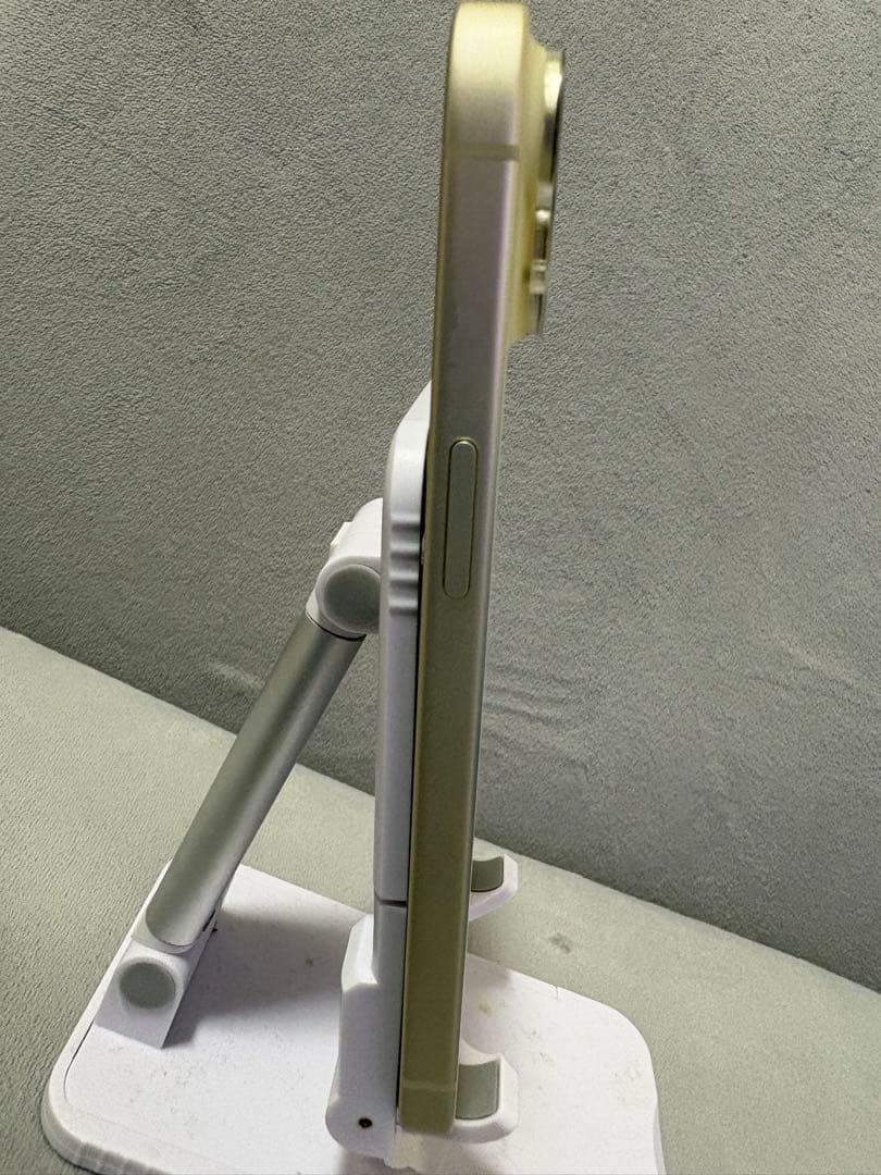 【美品】Apple iPhone 15 128GBイエロー 本体