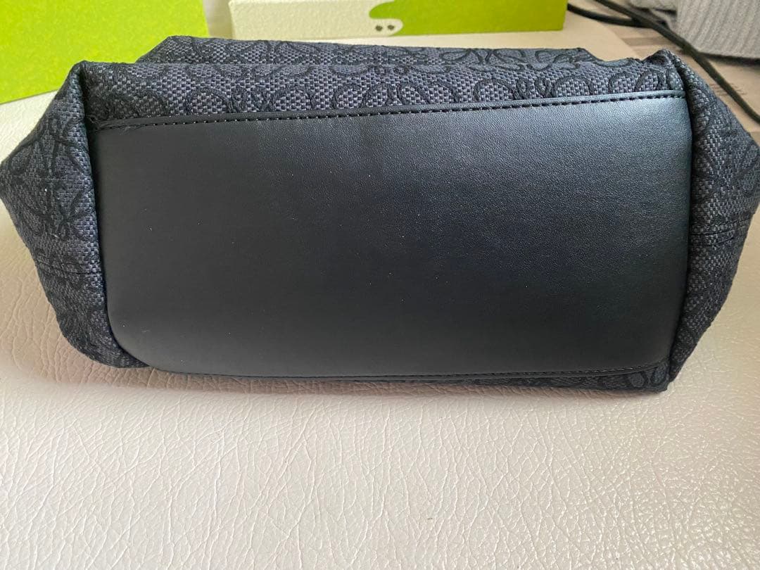 LOEWE ロゴパターン ショルダーバッグ