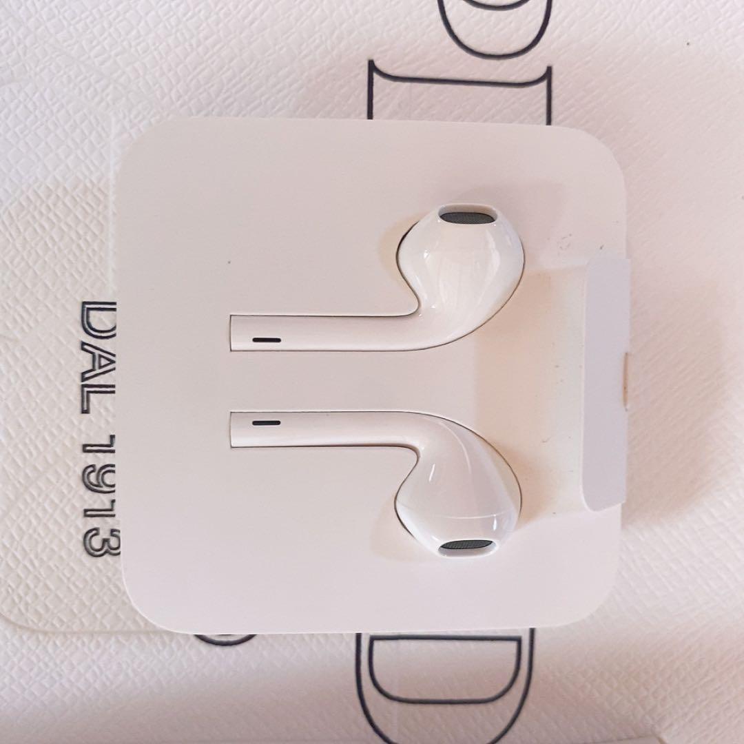 iPhonese.第3世代.新品.バッテリー100.箱あり.黒SIMフリー