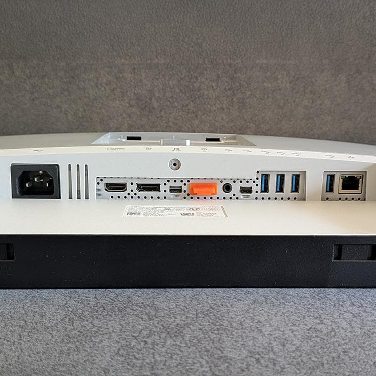 そ*ー様 DELL U3223QE 31.5インチ 4K モニター 本体