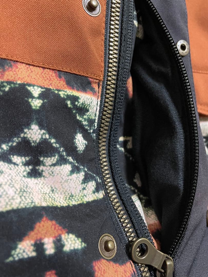 新品　BURTONバートン スノーボードウェア　Sサイズ