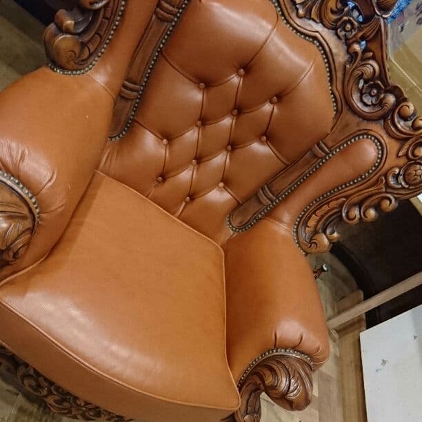 座椅子 Big letter chair c