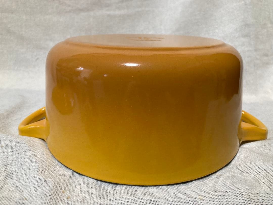 ル・クルーゼ　ココットロンド　18㎝　イエロー系　美品です