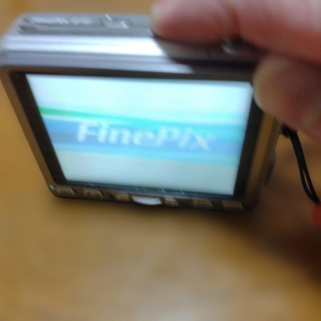キ*ん様 Fujifilm FinePix v10 コンパクトデジタルカメラ