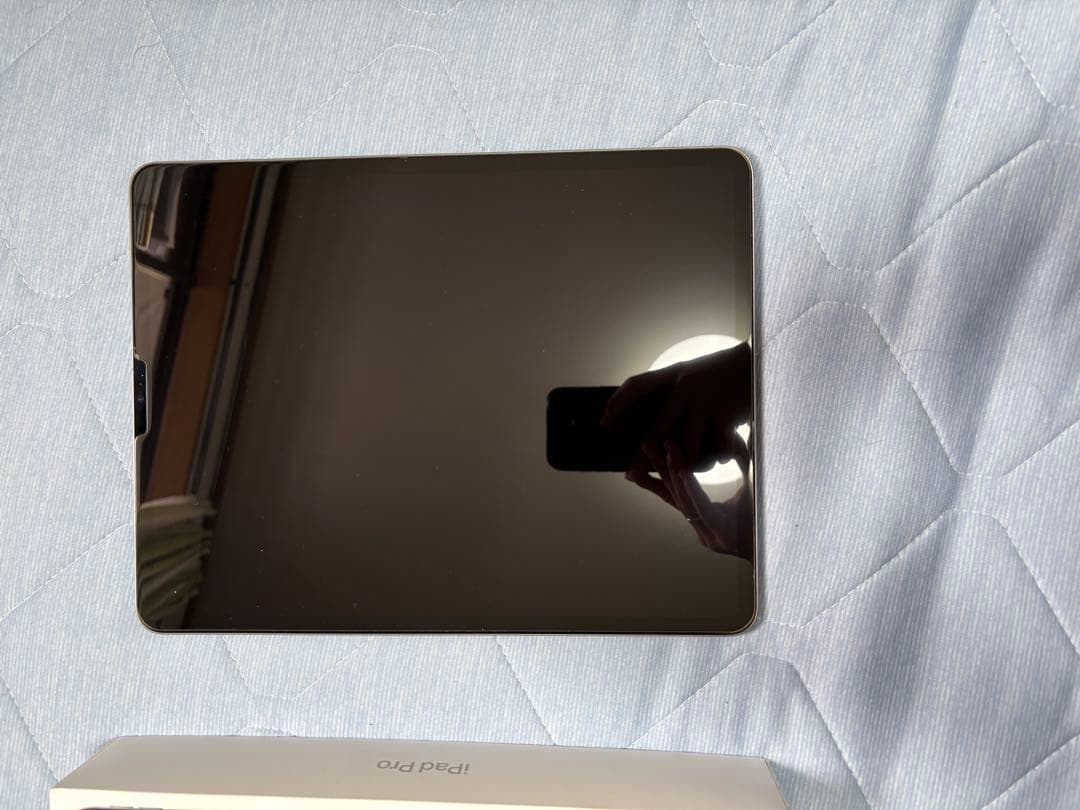 Apple iPad Pro 12.9インチ　第6世代　カバー付き