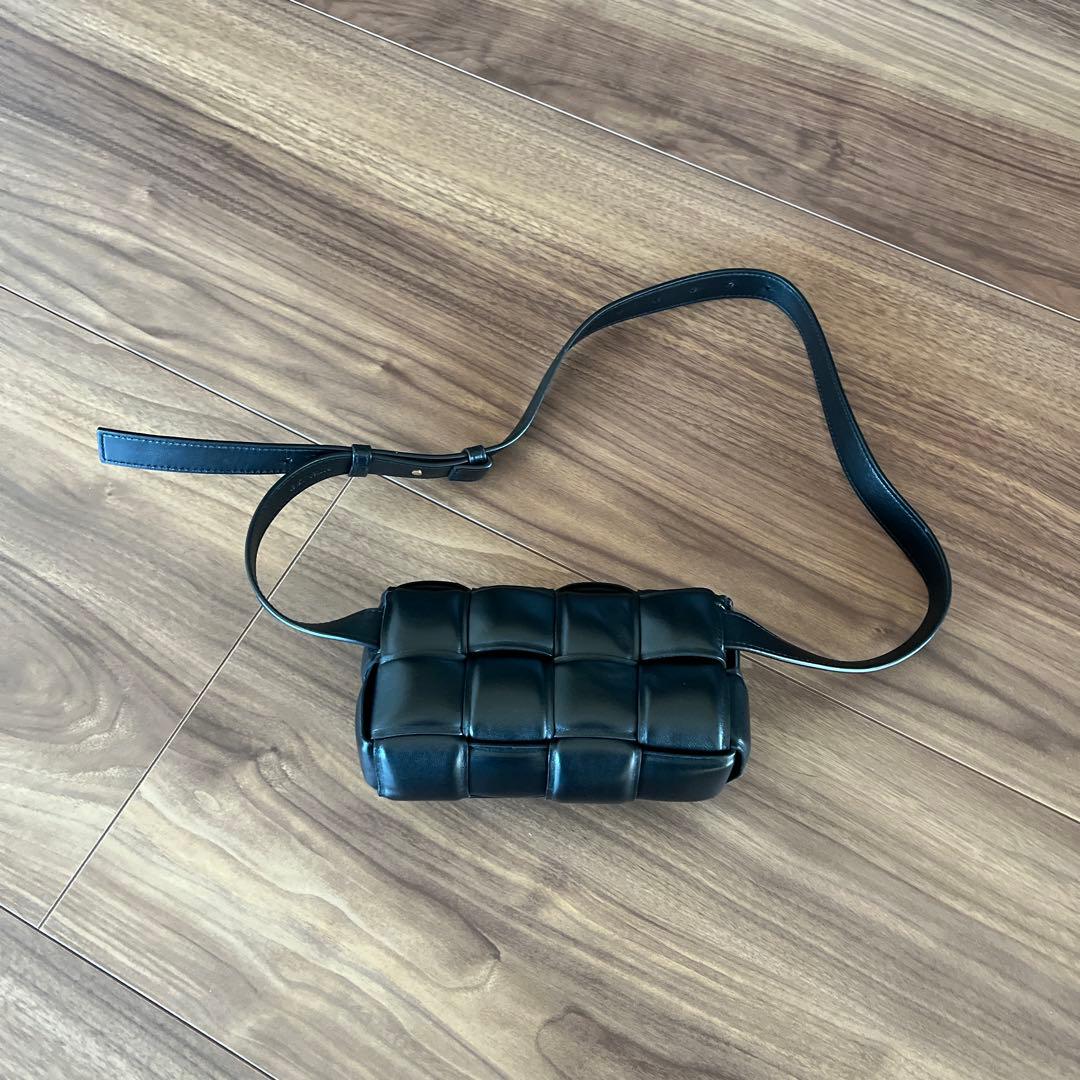 Bottega Veneta パデットカセットバッグ