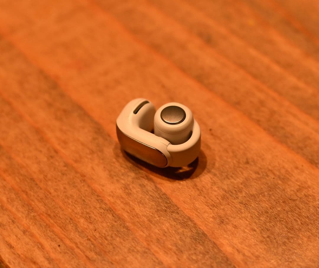 Bose open earbuts ultra ホワイトスモーク　ケース　左耳