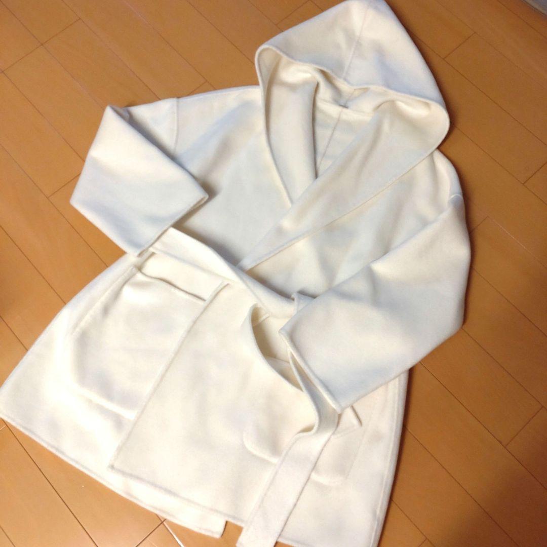 ホワイト フード付きローブ
