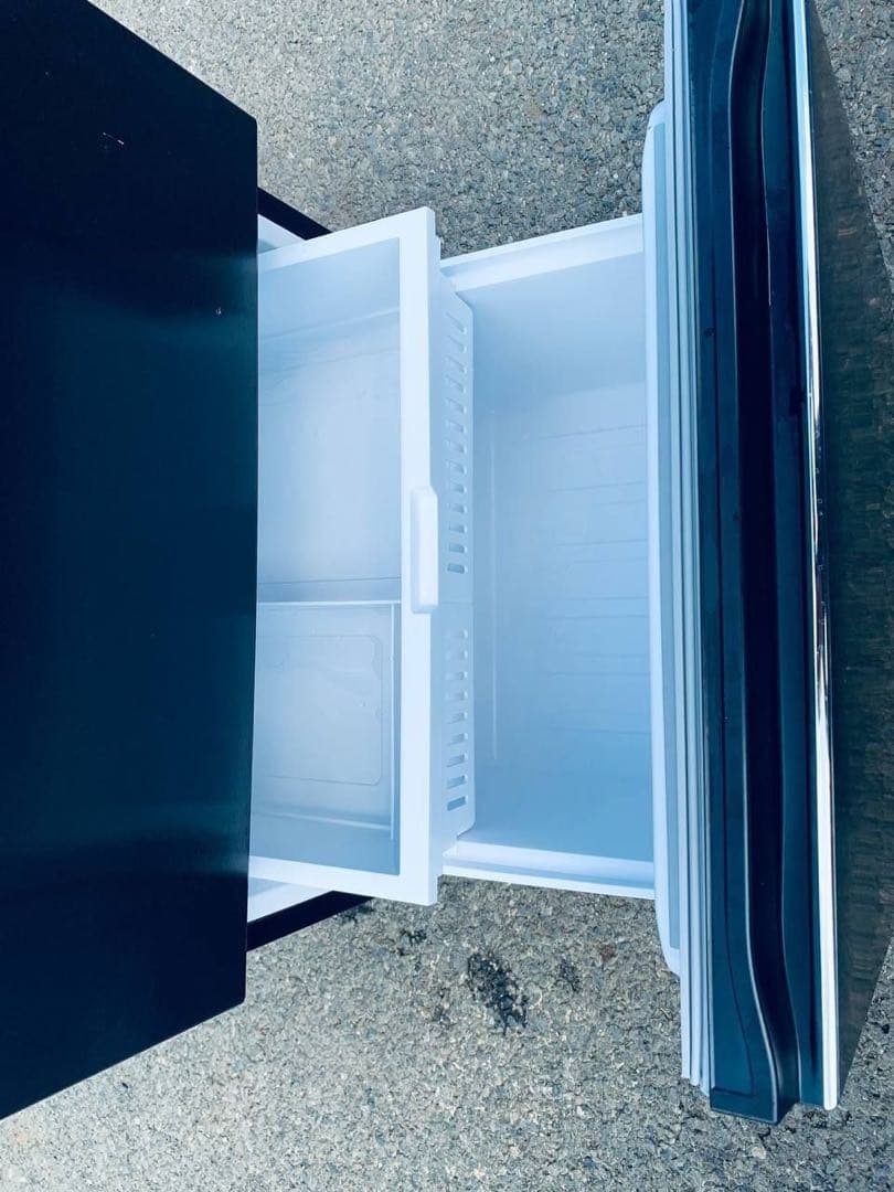 送料設置無料　Panasonic ノンフロン冷凍冷蔵庫　NR-B251T-SS