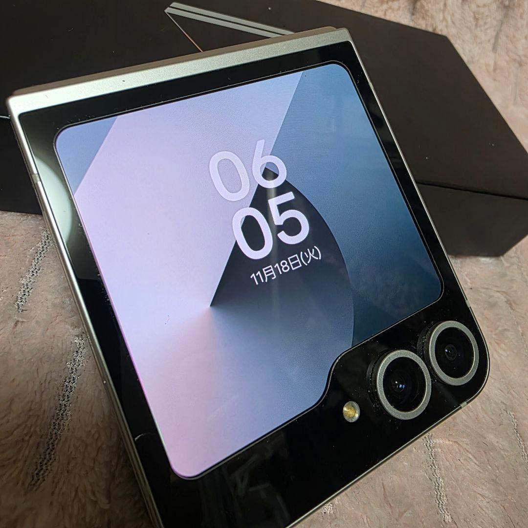 【早い者勝ち】国内版 Galaxy Z Flip6 ホワイト 箱付き