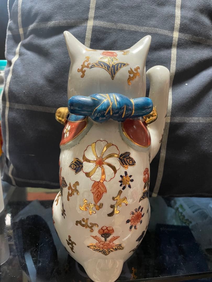 招き猫 伊万里焼 右手挙げ