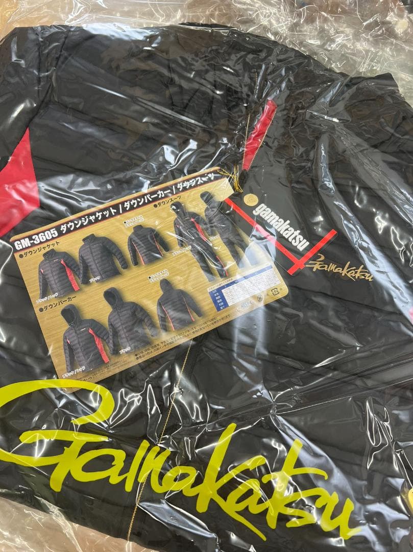 がまかつ　ダウンジャケット　GM3605 ブラック×レッド　Mサイズ