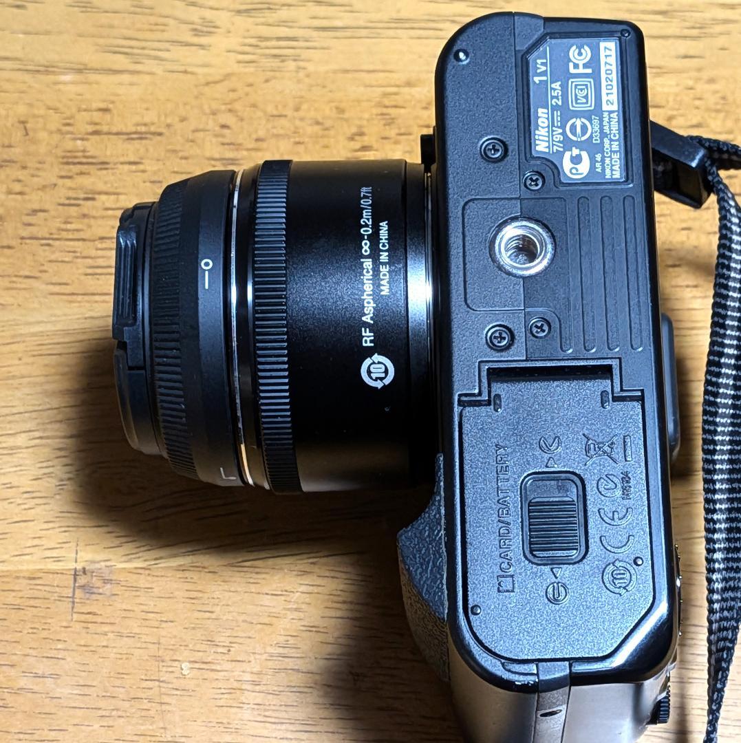 Nikon 1 V1 ＋ 1NIKKOR18,5単焦点レンズ＋レンズフード