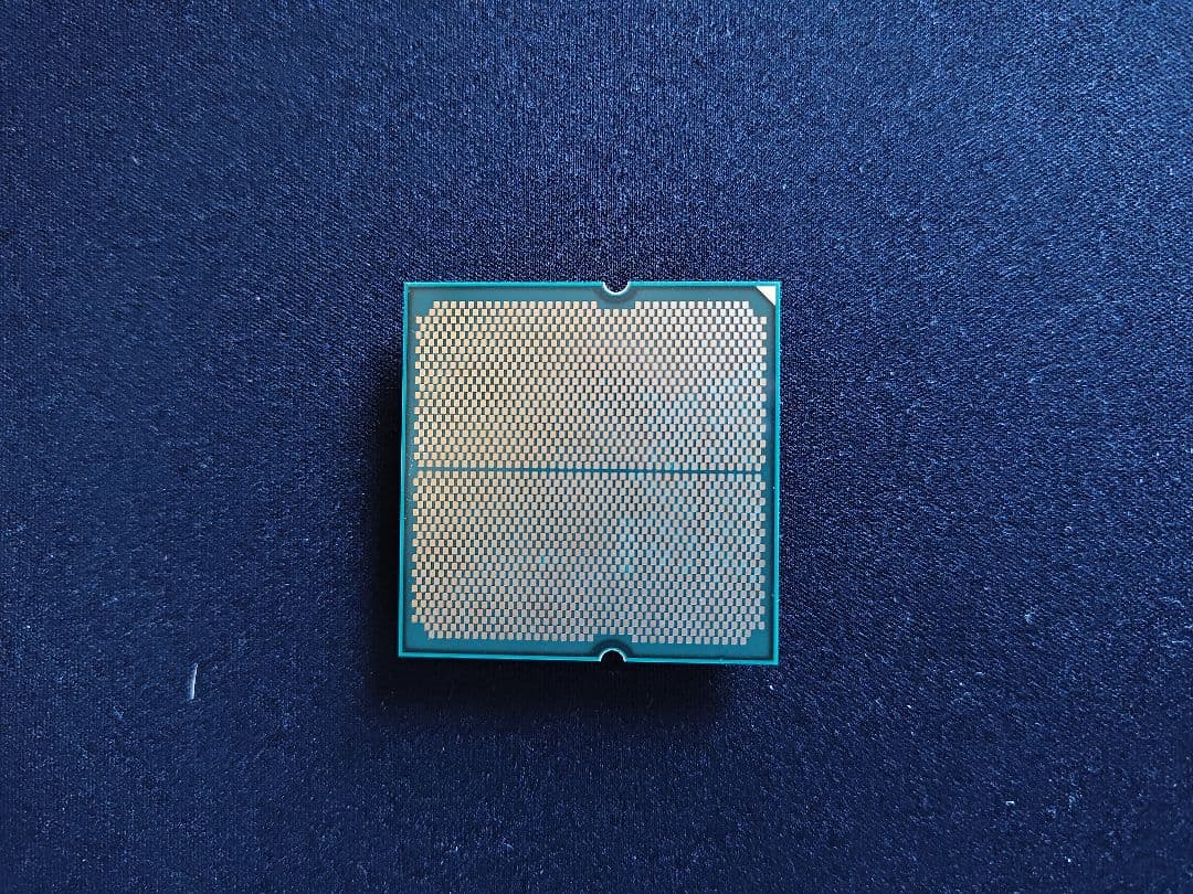 AMD Ryzen 7 7800X3D AM5 CPU 本体