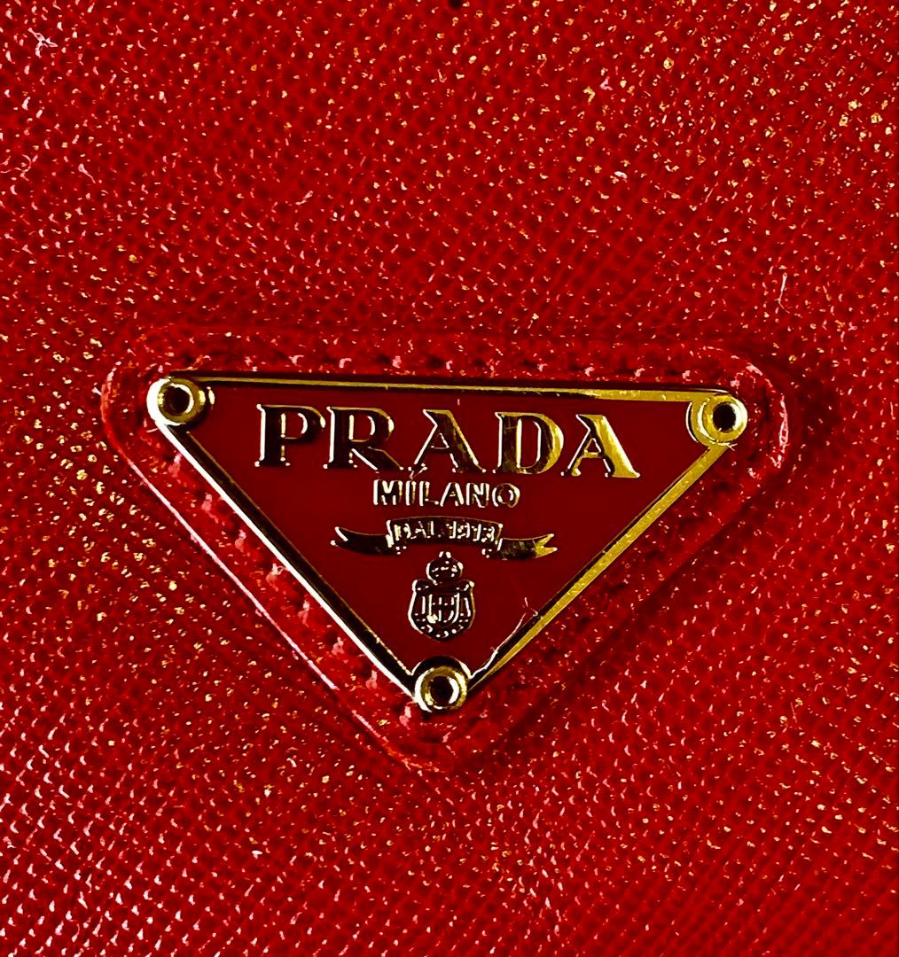 美品‼️PRADA iPad タブレットケース（カバー）/三角ロゴプレート/レッド